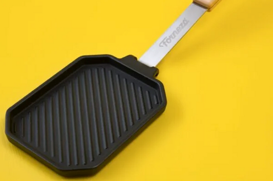 Rákótt steypujárnspanna með handfangi